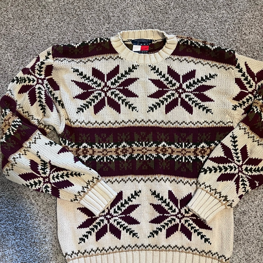 Tommy Hilfiger Beige and Burgundy Sweater